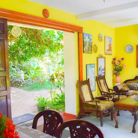 Shammie Guest House Хіккадува Екстер'єр фото