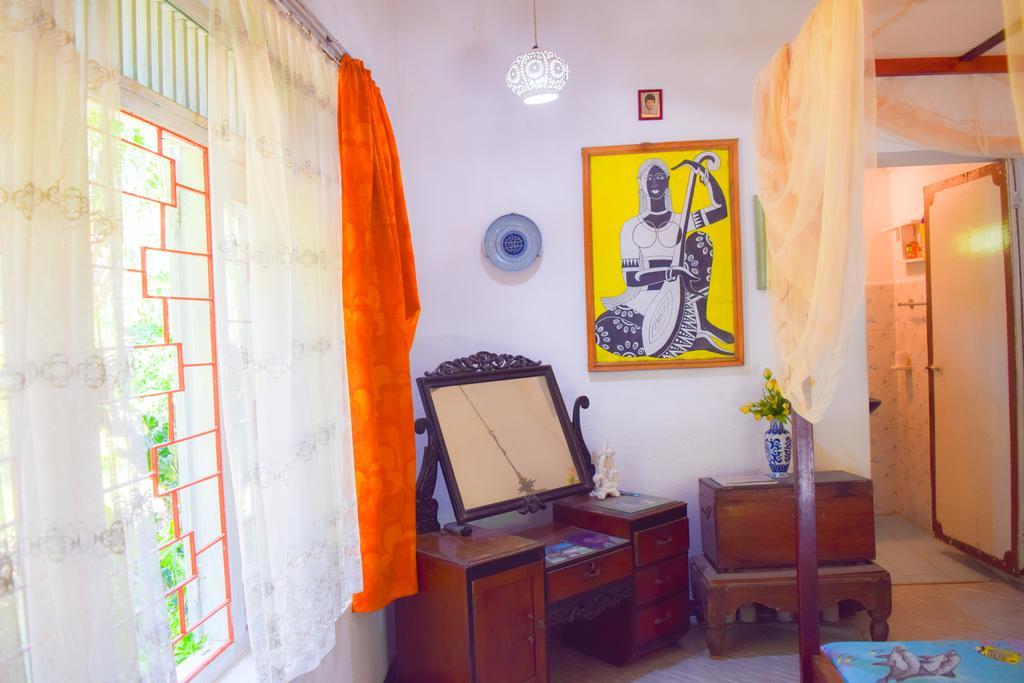 Shammie Guest House Хіккадува Екстер'єр фото