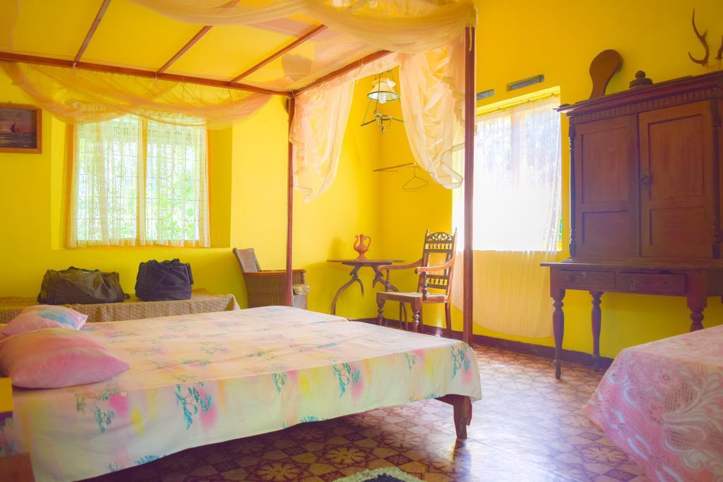 Shammie Guest House Хіккадува Екстер'єр фото