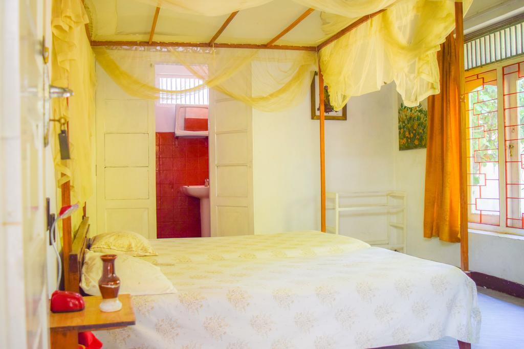 Shammie Guest House Хіккадува Екстер'єр фото